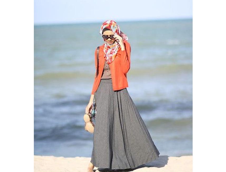 Hijab With Baggy Trousers And Shirt