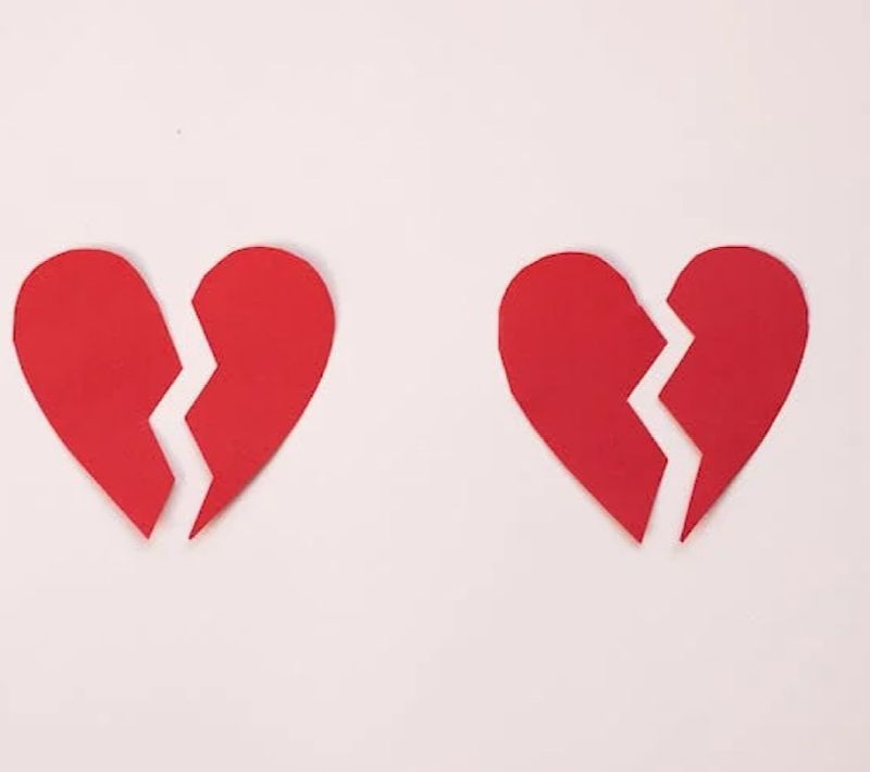 Tips to get over a breakup fastly and easily without crying or giving up