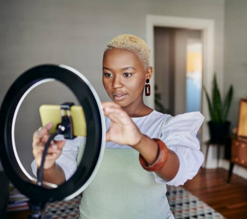 7 Reasons Why Every Girl Needs A Side Hustle After Turning 18