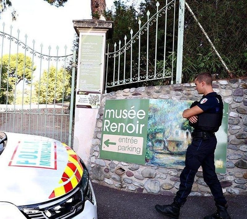 France Hit by Another Art Heist as Thieves Steal Renoir Paintings Worth €9 Million